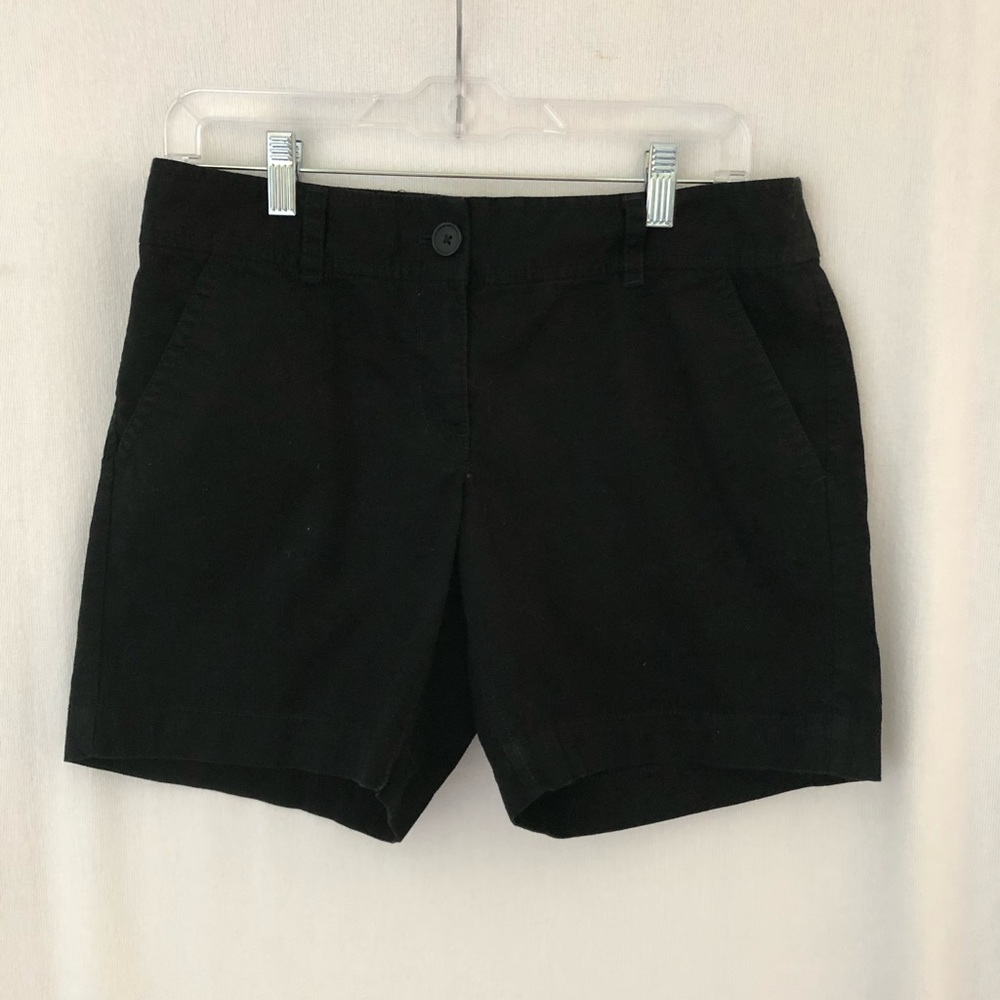 Ann Taylor Loft Black shorts in size 4